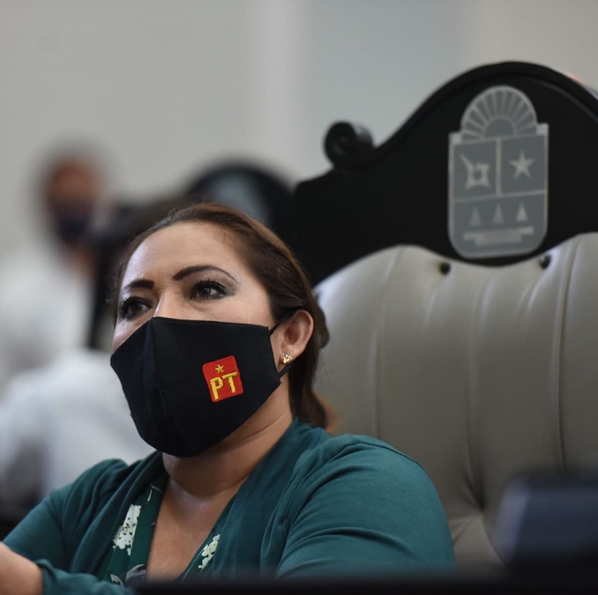 Tras salida del PT, la diputada Ana Pamplona se va con el PRD