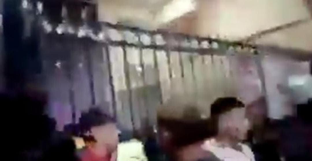 Video: Desalojan una fiesta masiva organizada en Pachuca pese a la pandemia