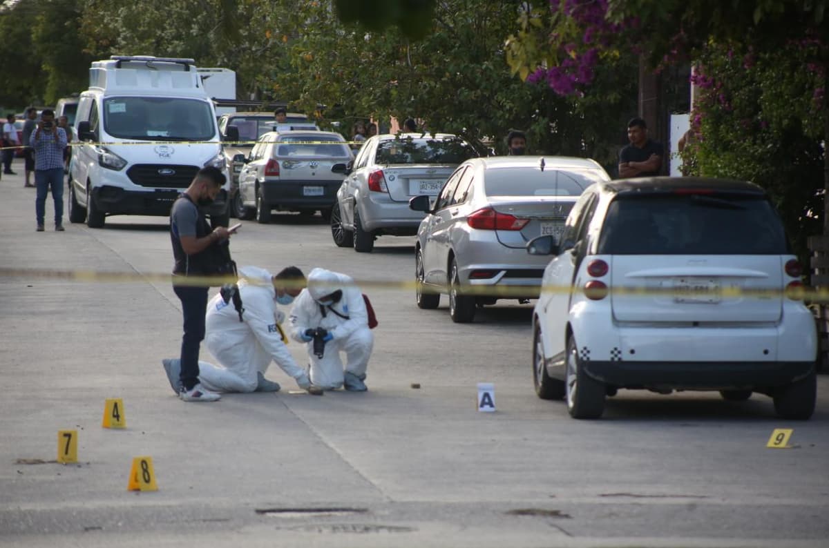 Menor de 5 años y una mujer, graves tras ser baleadas en intento de robo en Cancún