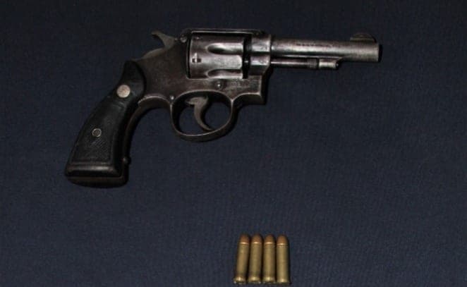 Detienen a tres presuntos sicarios en Tulum: portaban armas y una narcomanta