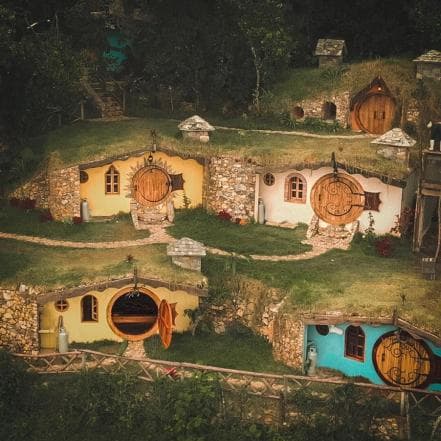 Hospédate en una increíble cabaña hobbit ¡En México!