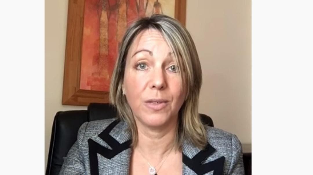 Suspenden a psiquiatra por violar secreto profesional para denunciar abuso infantil