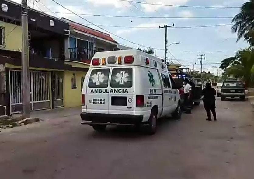 Taquero salía de su casa y lo abordaron unos sicarios, dándole un cachazo