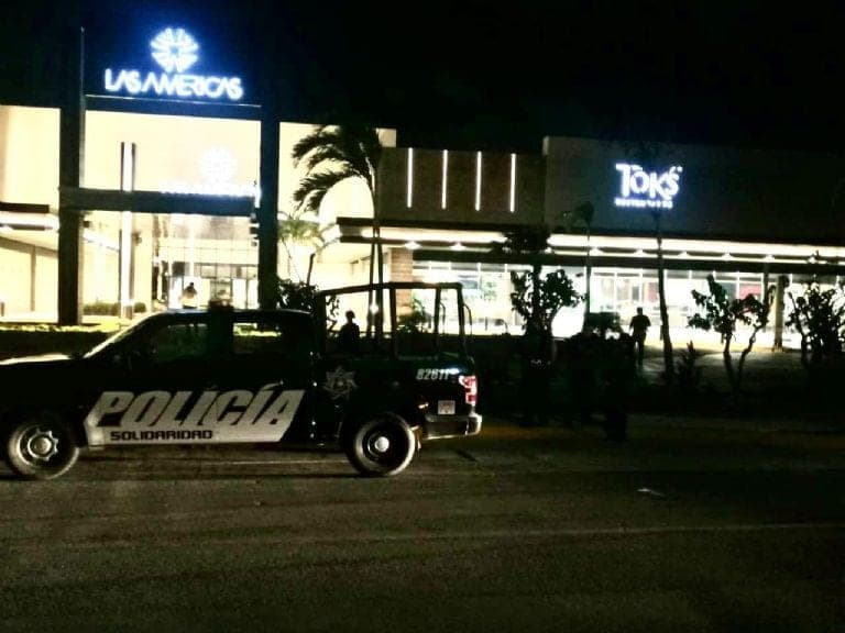 Especulan sobre el atentado en contra de una mujer en Plaza las Américas, Playa del Carmen