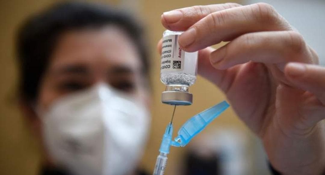 Dinamarca suspende definitivamente la aplicación de vacuna AstraZeneca