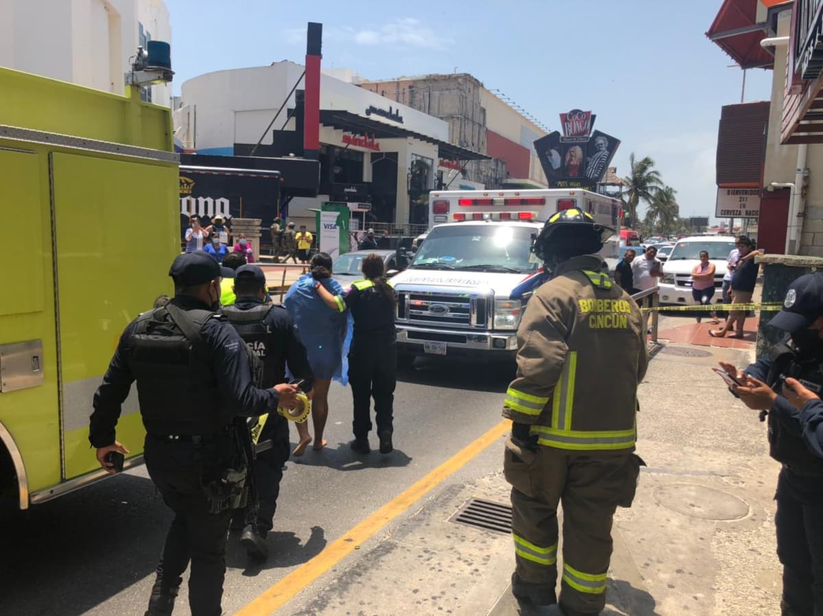 Mujer sufre quemaduras por flamazo en restaurante de la zona hotelera