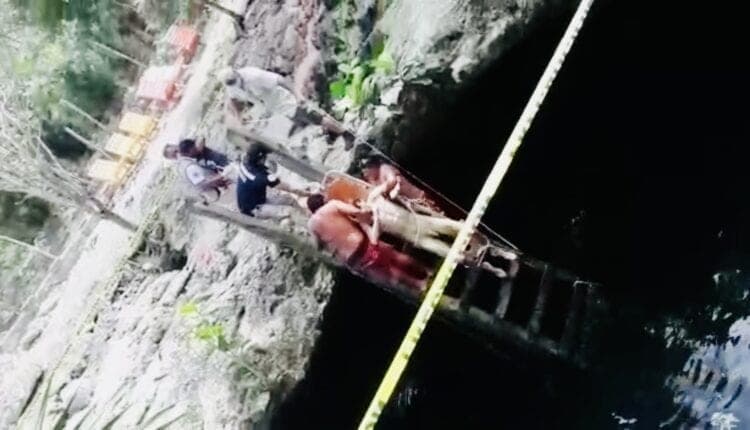 VIDEO: Sacan cuerpo de hombre ahogado en Cenote Calavera
