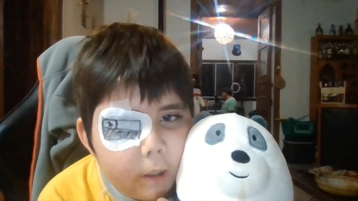 Niño gana un millón de suscriptores por medio de youtube