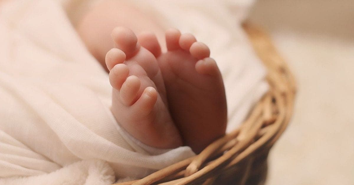 Abusan sexualmente de una bebé de 9 meses, no puede mover las piernas