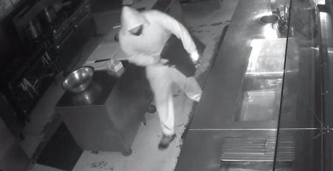 Dueño de restaurante ofrece trabajo a sujeto que intentó robarle