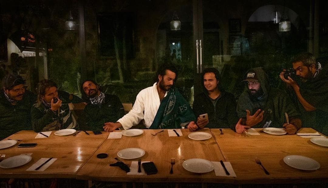 Critican en redes a Aarón Díaz por recrear La Última Cena