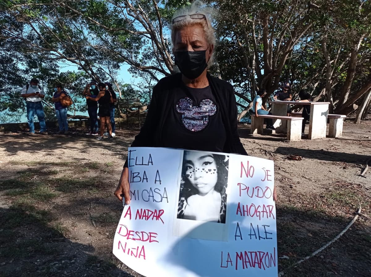 Marchan mujeres hacia la Fiscalía; exigen justicia para Alejandra Michel por feminicidio
