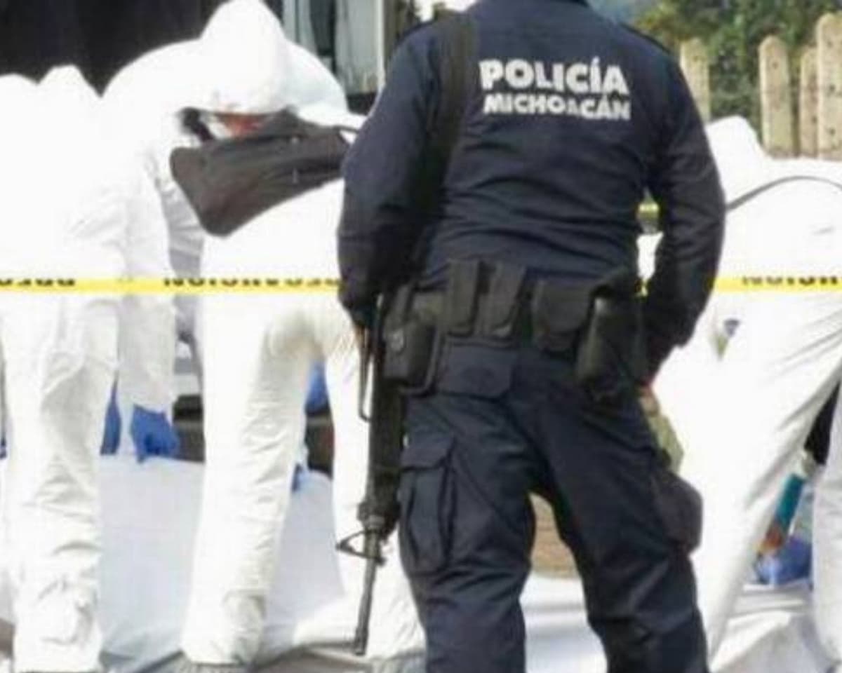 Grupo armado abandona cabezas humanas con mensaje dentro de hielera en Michoacán