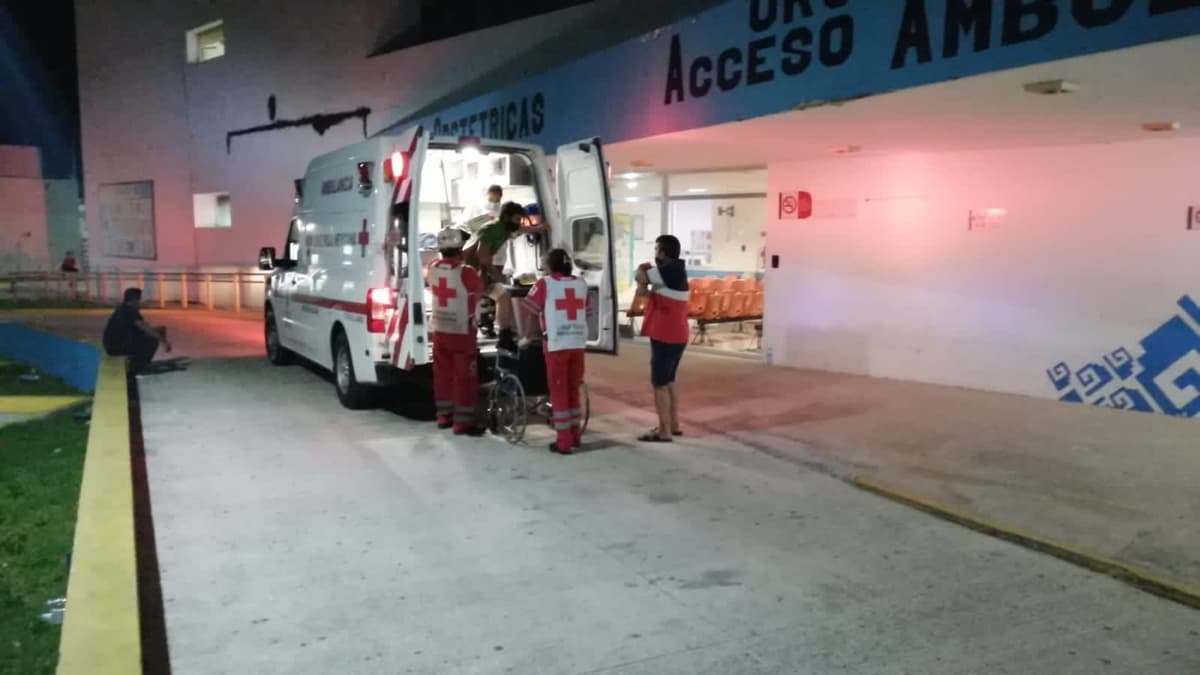 Hieren a trabajador en asalto a negocio de Playa del Carmen