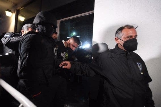 Agresor de Polly y Fernanda, se entrega a fiscalía capitalina