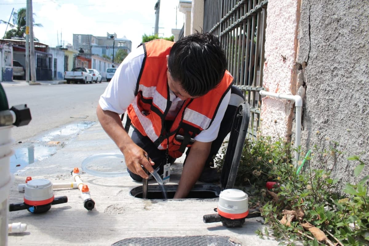 Programa 'No Más Fugas' de Aguakan brinda ayuda en los hogares con alto consumo
