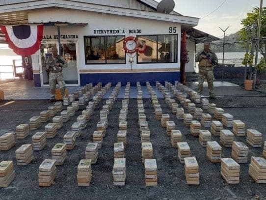 Incautan más de tres toneladas de droga en Panamá