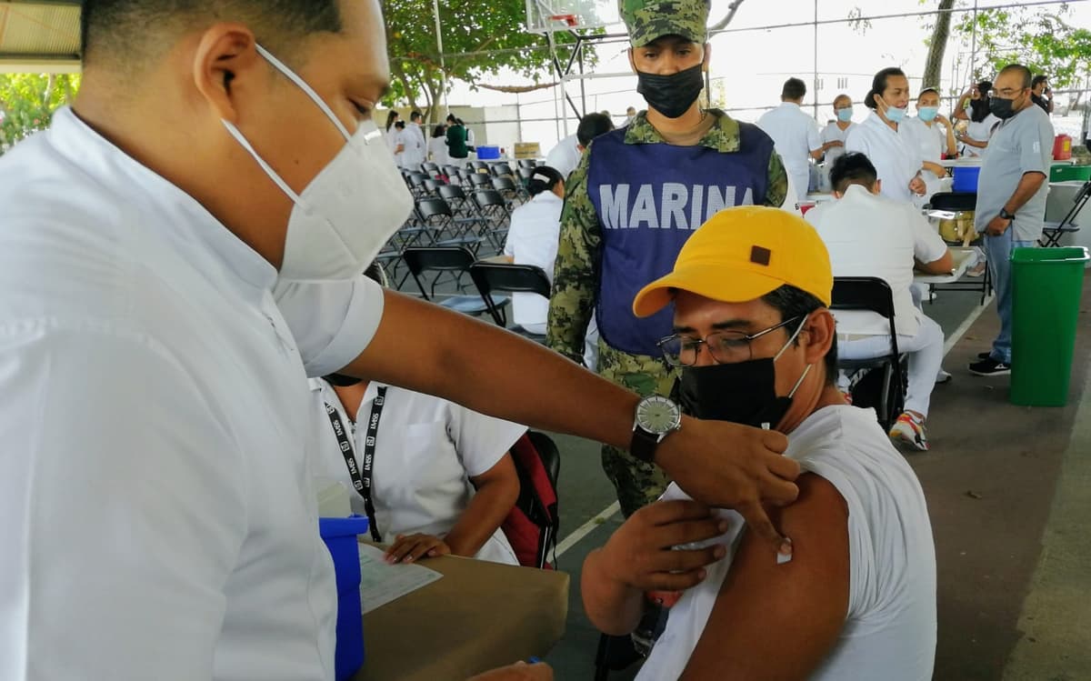 Reanudan vacunación contra COVID-19 para personas de 40 a 49 en Cancún