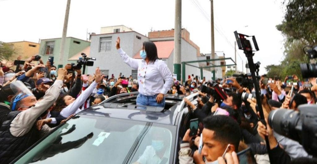 Keiko Fujimori, con ventaja mínima sobre Pedro Castillo en Perú, según sondeo de salida