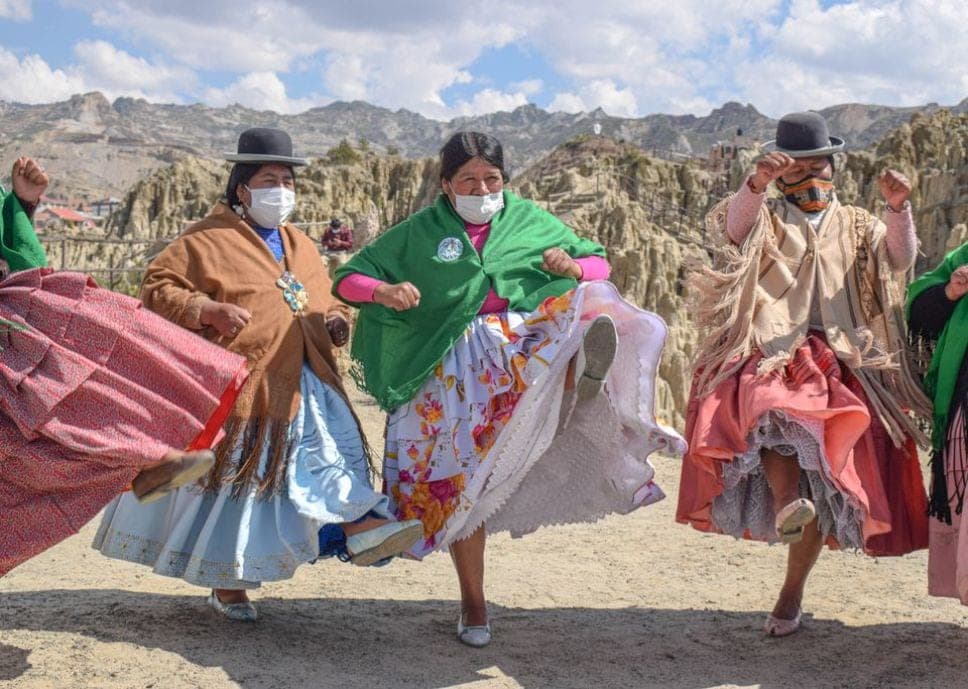 Mujeres indígenas entrenan taekwondo para defenderse de la violencia
