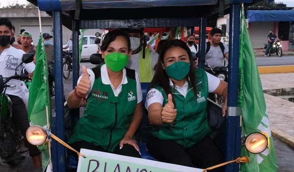 Se llevó a cabo una caravana vehicular como parte del cierre de campaña de Laura Fernández