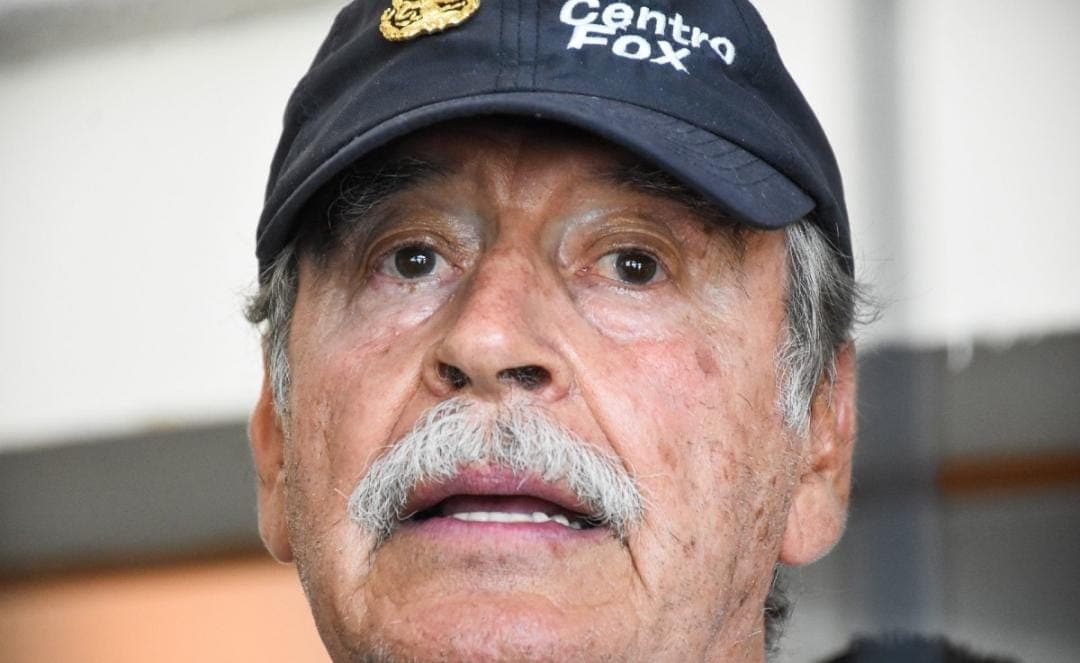 Insulta Vicente Fox a los que participarán en la consulta del domingo
