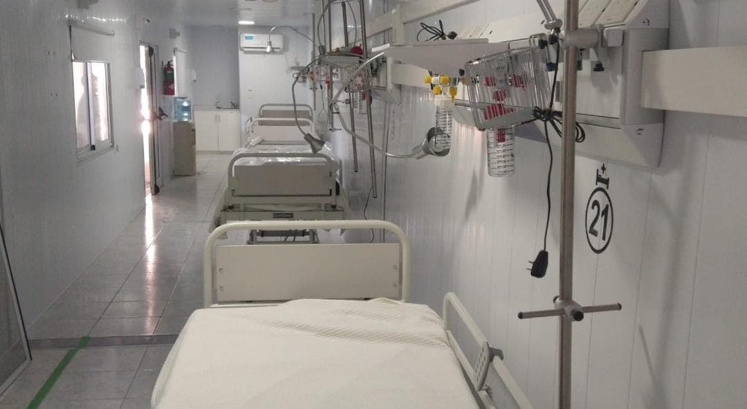 Le niegan a doctora una atención urgente a paciente sin dinero, ella le hace una sutura y renuncia