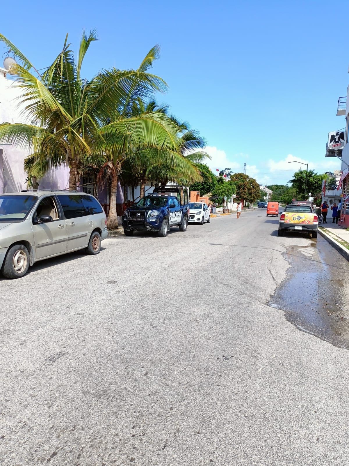 Arden en llamas dos comercios de Puerto Aventuras