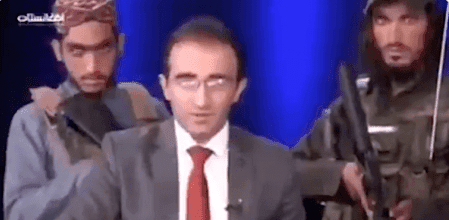 EN VIVO: Talibanes armados asaltan canal de televisión en Kabul