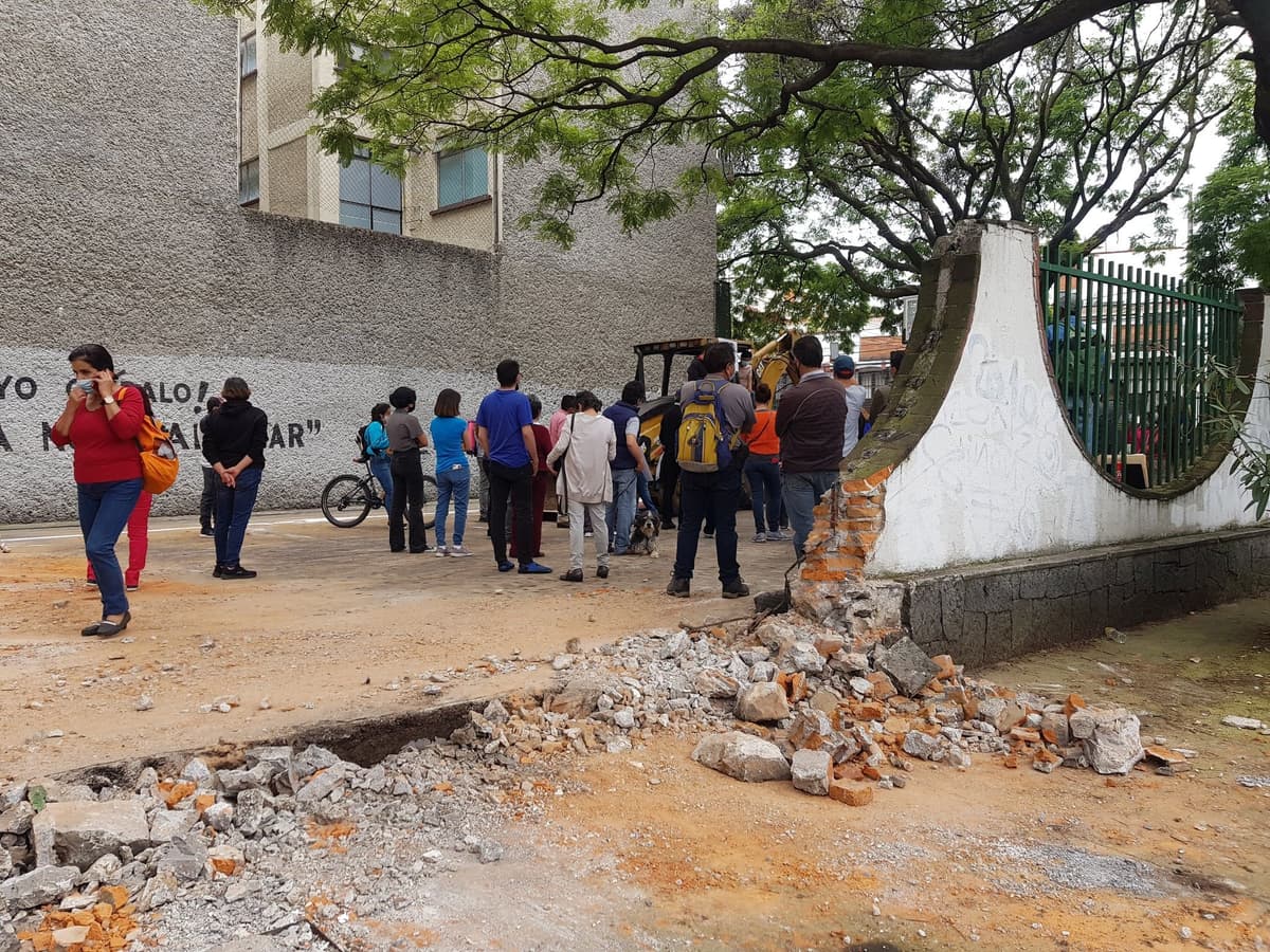 Vecinos de Coyoacán defienden parque Xicotencatl; lo demolerán para hacer un banco del Bienestar