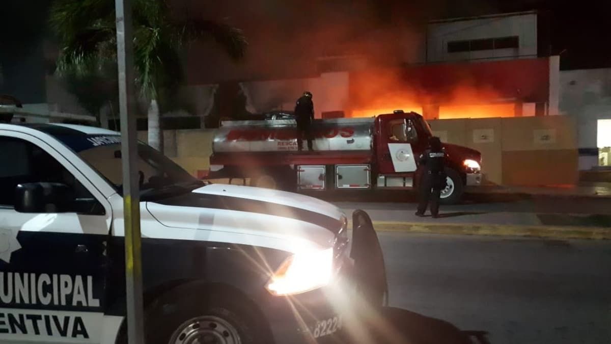 Confirman que incendio de bar en Playa del Carmen fue provocado