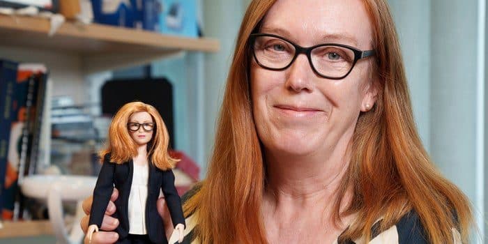 Barbie hace homenaje a Sarah Gilbert cocreadora de la vacuna AstraZeneca