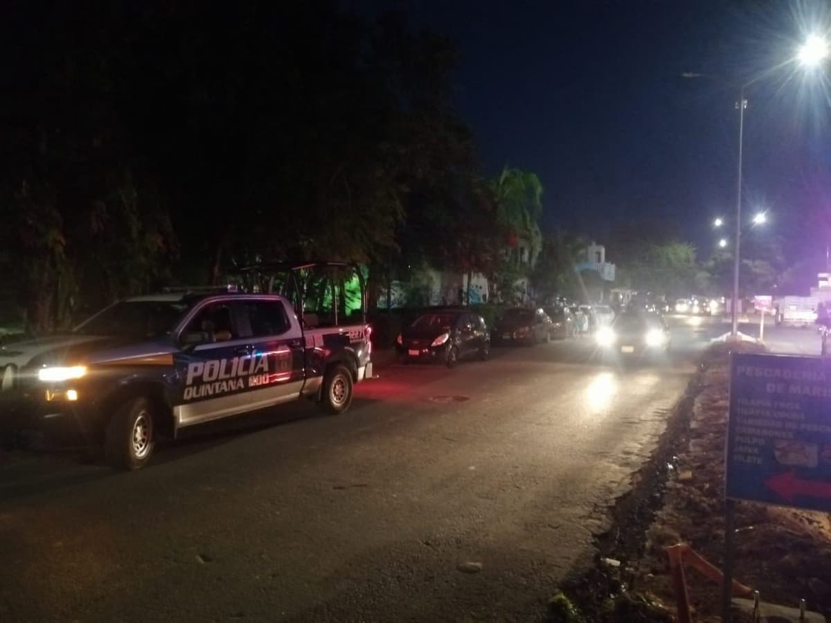 Encuentran agentes de la Guardia Nacional bebiendo en la vía pública de Playa del Carmen