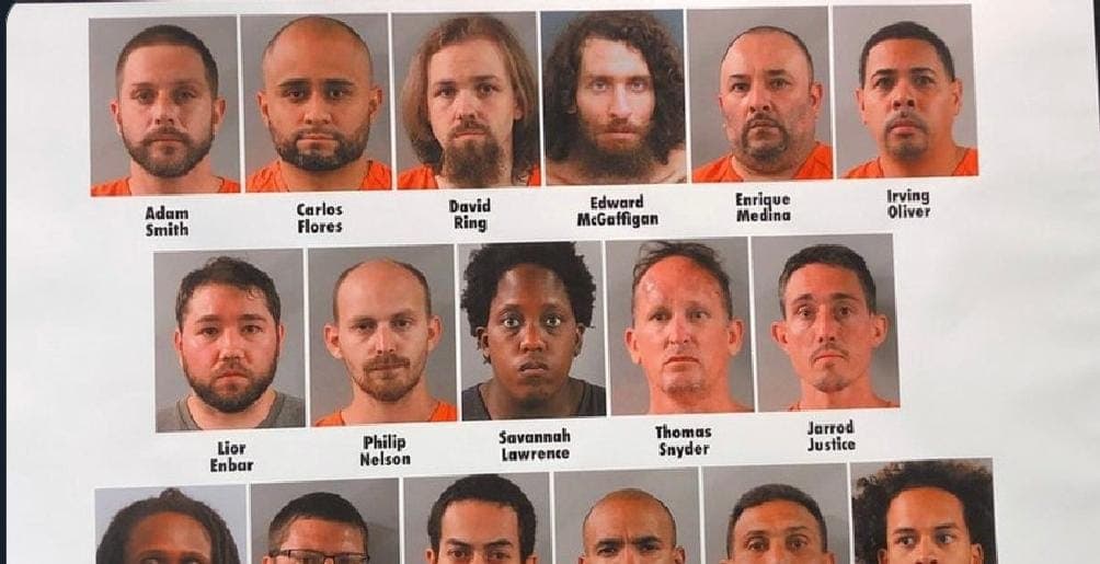 Empleados de Disney, detenidos por abuso de menores