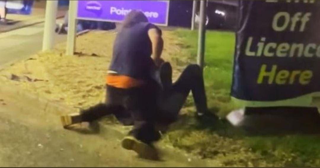 Video: Ingleses se pelean a golpes por la falta de gasolina