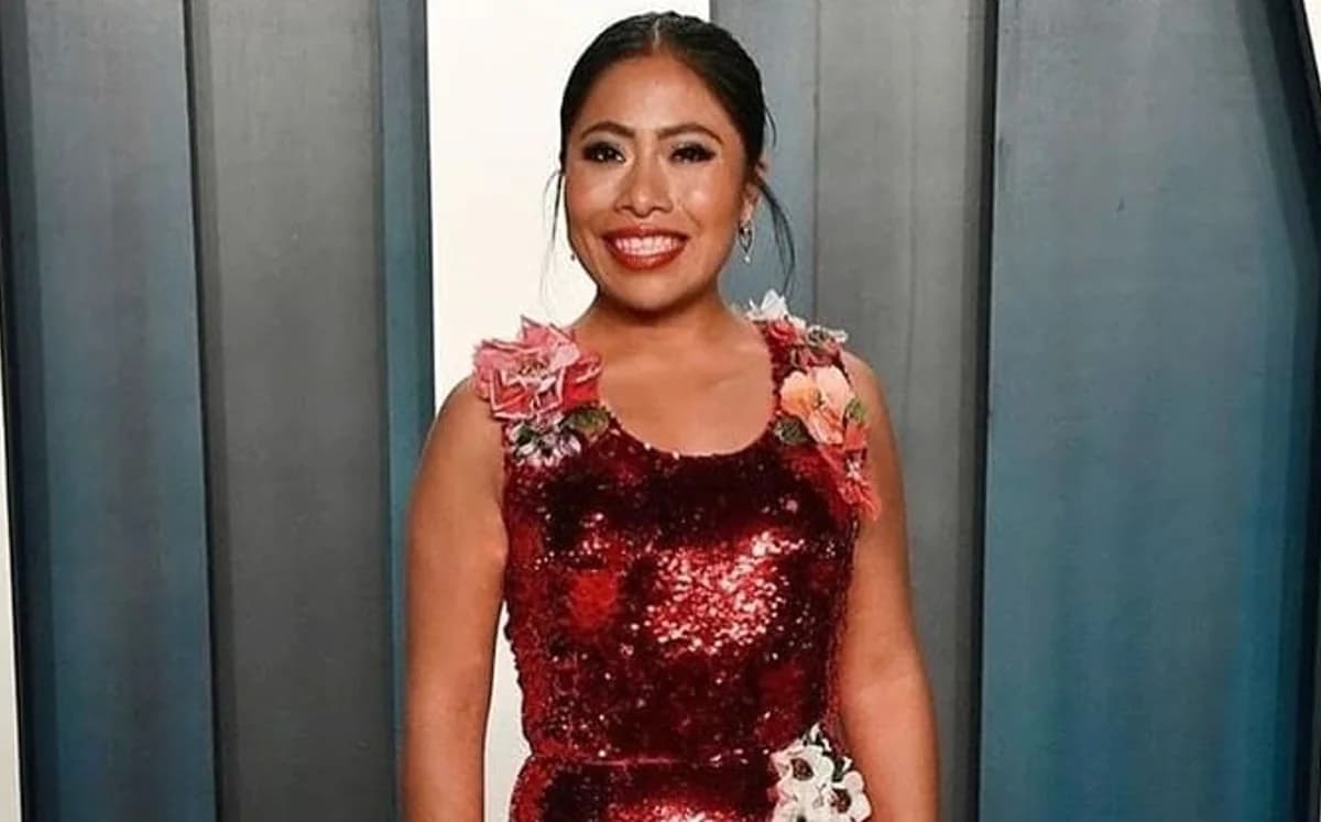 Yalitza Aparicio sorprende usando outfit de Prada