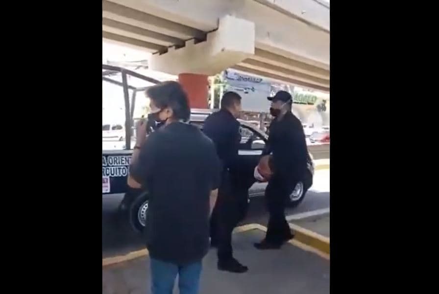 'No puedo respirar, lo juro': Golpean y someten a presunto ladrón en Edomex (VIDEO)