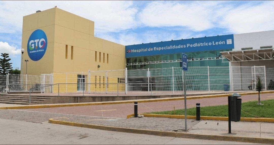 Muere niña en hospital de León; madre denuncia negligencia