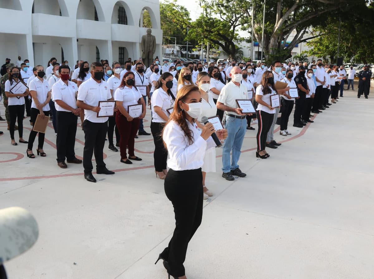 Reconoce Mara Lezama labor de voluntarios en Plan Nacional de Vacunación COVID-19 en Cancún