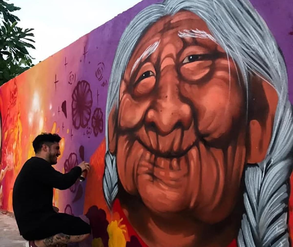 Voluntarios llevan personajes de Coco al Panteón de Calderitas; unen fuerzas y embellecen el lugar