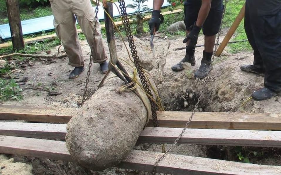 Muere padre e hijo tras explosión de una bomba de la Segunda Guerra Mundial