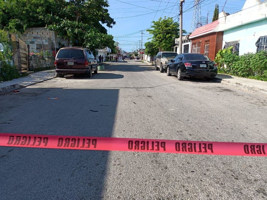 Asesinan a dos personas en Playa del Carmen; una era policía municipal