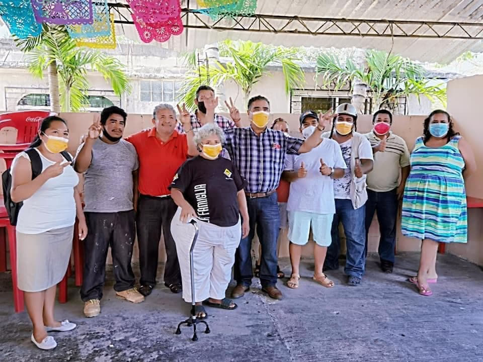 Trabajadores respaldan con su firma solicitud ante cabildo de terminal en Villas del Sol