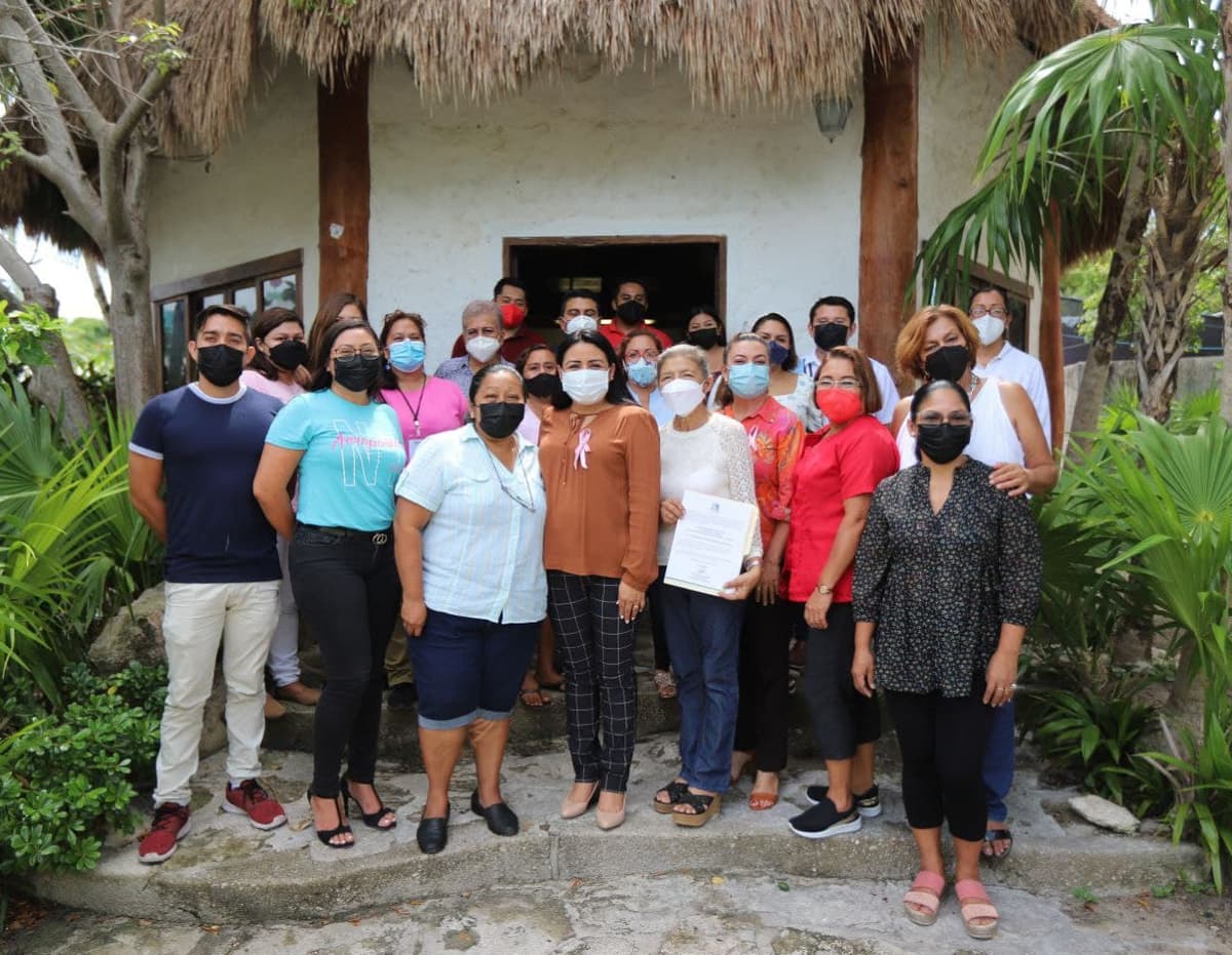 Presenta Blanca Merari Tziu Muñoz a Maura Cordero como presidenta honoraria del DIF Puerto Morelos