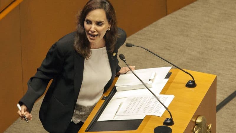 Lilly Téllez acusa a AMLO de ser "violador serial de la Constitución"