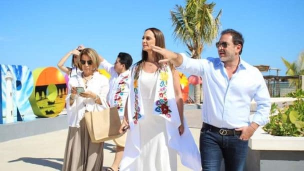 Lupita Jones, Miss Universo, visita malecón de Yucatán