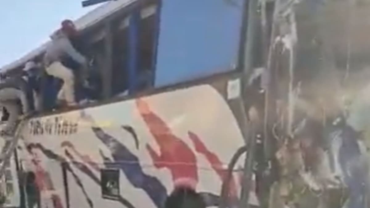 Choque de autobús contra una vivienda en Edomex deja al menos 50 personas heridas