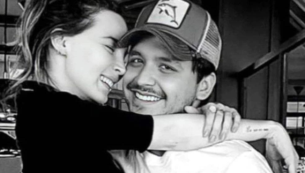 Así presume Belinda el nuevo tatuaje que Nodal se hizo en su honor