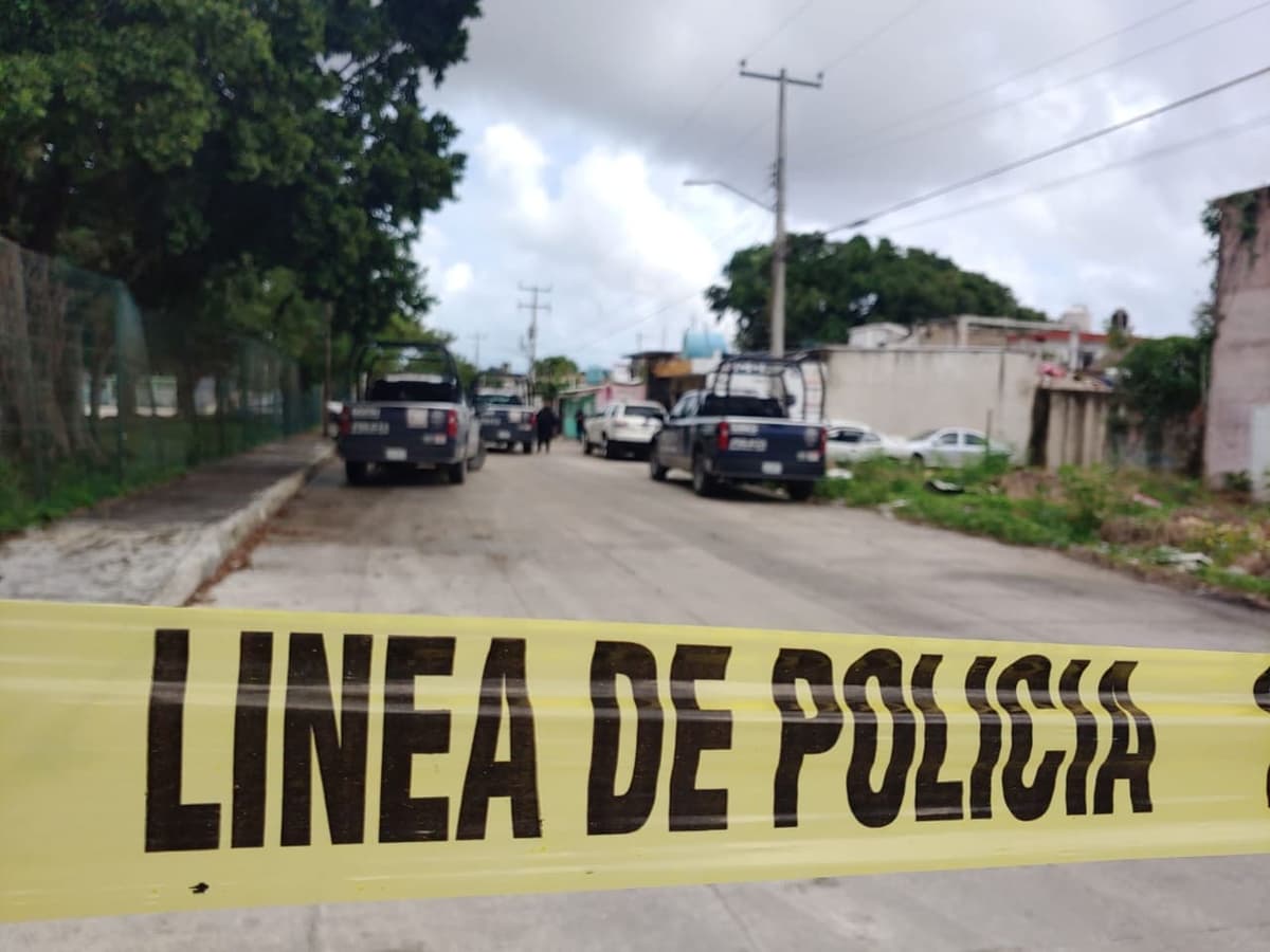 Abandonan a hombre esposado en la Región 102 de Cancún
