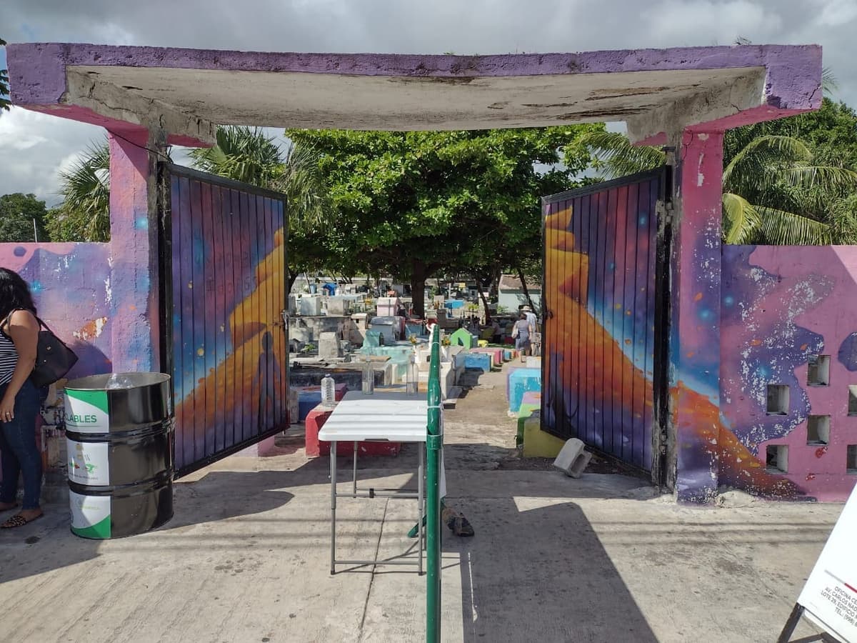 Denuncian saqueo de tumbas en el Panteón Municipal de Cancún